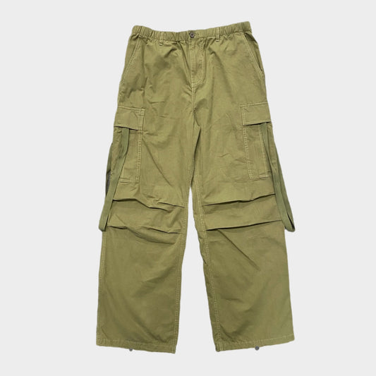 STRAP PARACHUTE PANT - OLIVE
