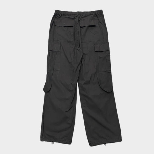 STRAP PARACHUTE PANT - BLACK