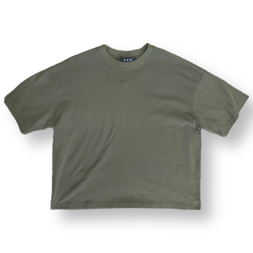 OVERSIZED CROP TEE - OLIVE