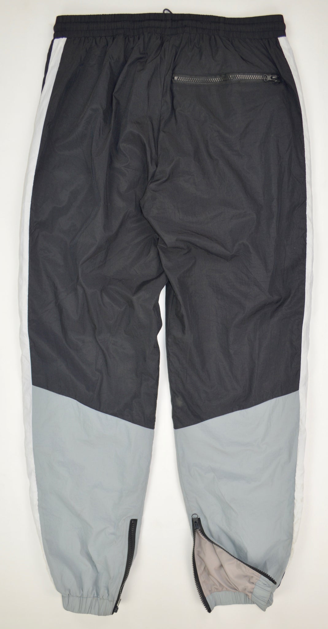 Black windbreaker online joggers